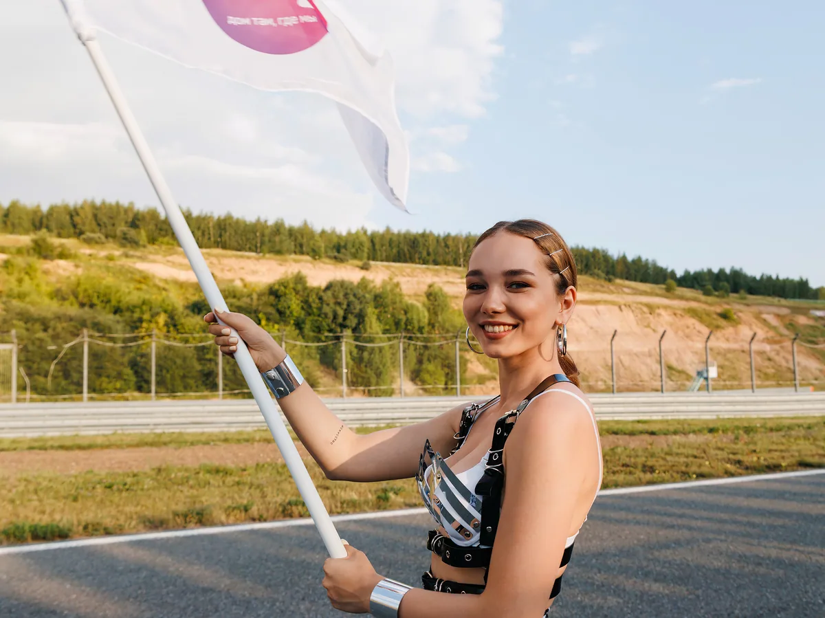 Флаг подан перед заездом